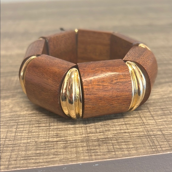 Piper K | Wooden Bracelet w/ Gold Accents ✨ - Picture 5 of 9